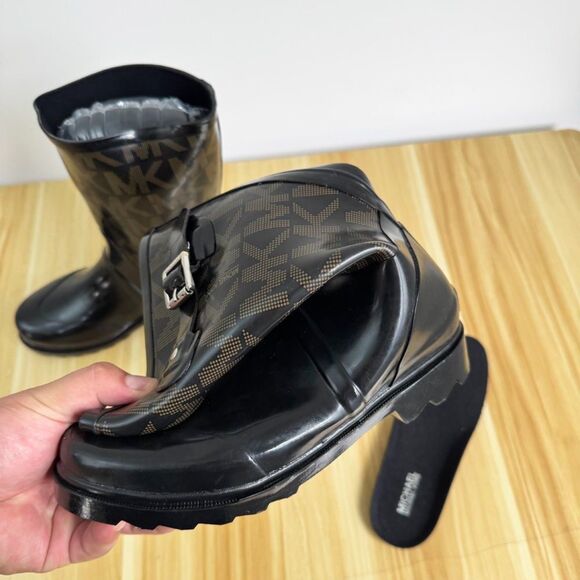 Michael Kors Fashionable Rain Boots: Slip-Resistant and Durable Water Shoes main image 8